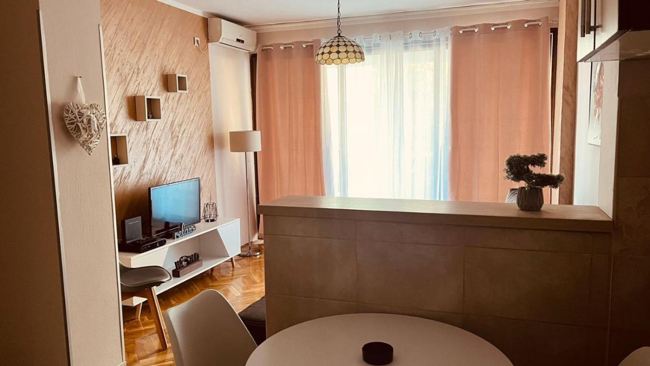 Majdini Clock Tower Apartman Podgorica Exteriör bild