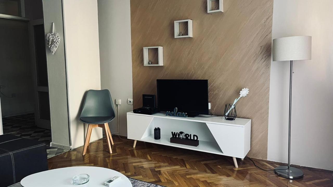 Majdini Clock Tower Apartman Podgorica Exteriör bild